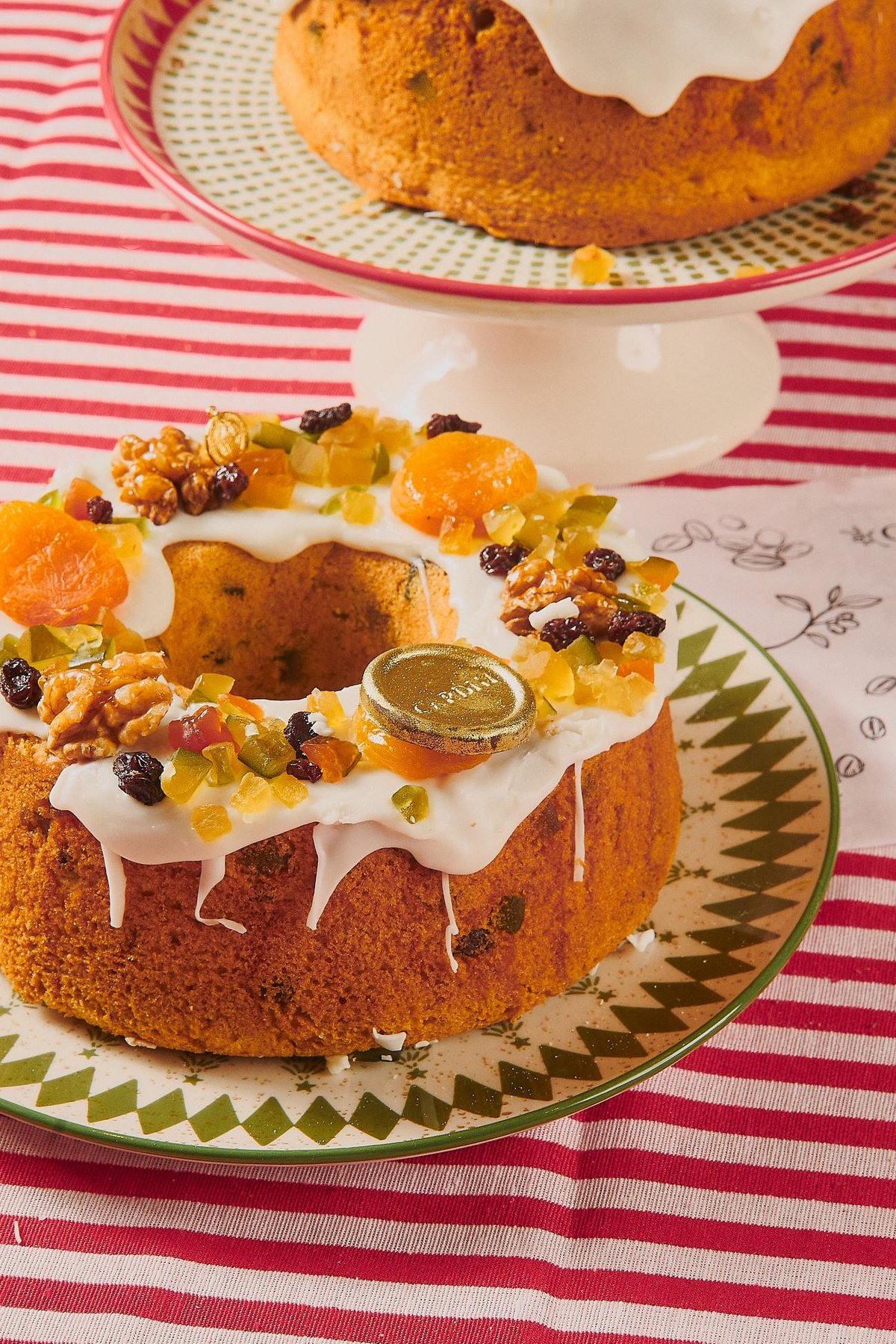 Cardin celebra Dia de Reis com bolo e rosca especiais