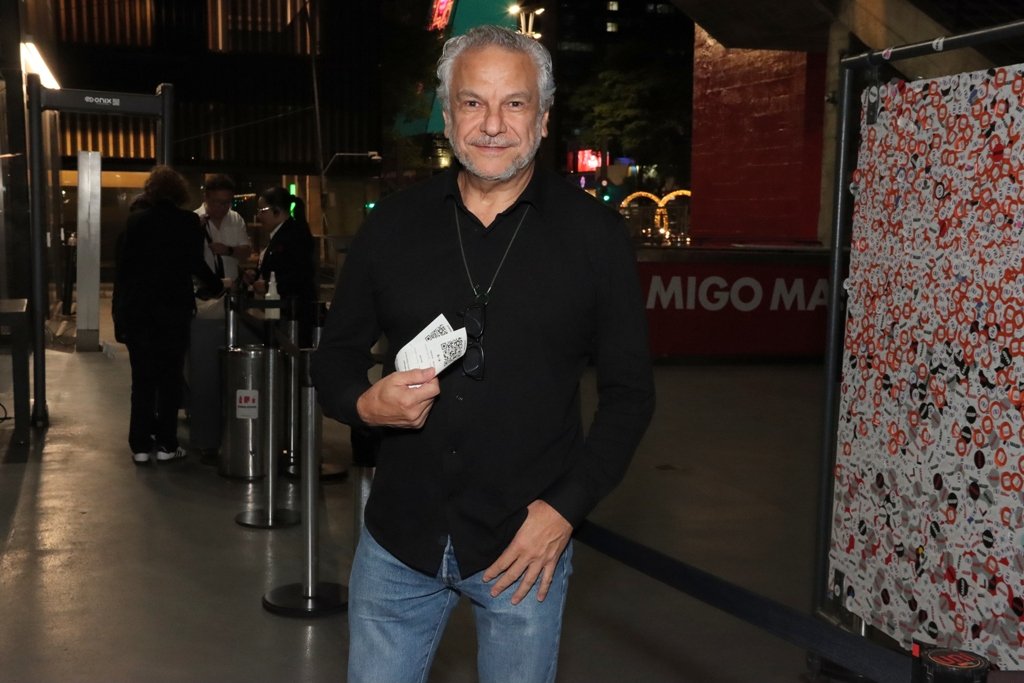 Espetáculo ‘Deixa eu Dançar’ celebra as muitas faces de Caetano Veloso no MASP