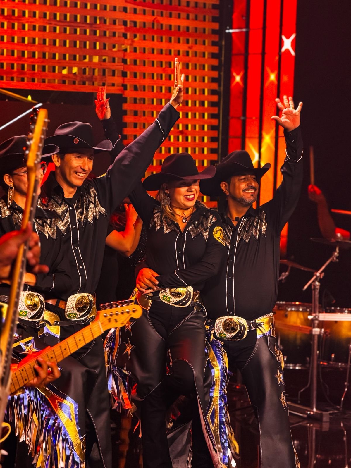 Renato e Raphael celebram 25 anos com gravação de novo DVD