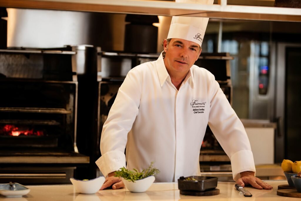 Jantar a 6 mãos reúne Jérôme Dardillac e chefs do Origem no Fairmont Rio