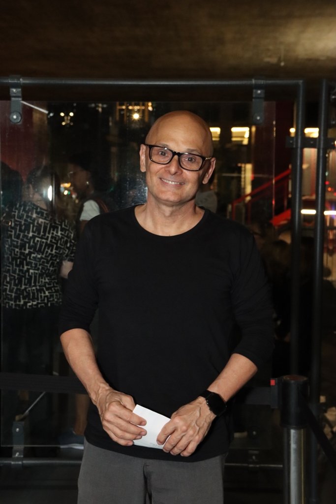 Espetáculo ‘Deixa eu Dançar’ celebra as muitas faces de Caetano Veloso no MASP