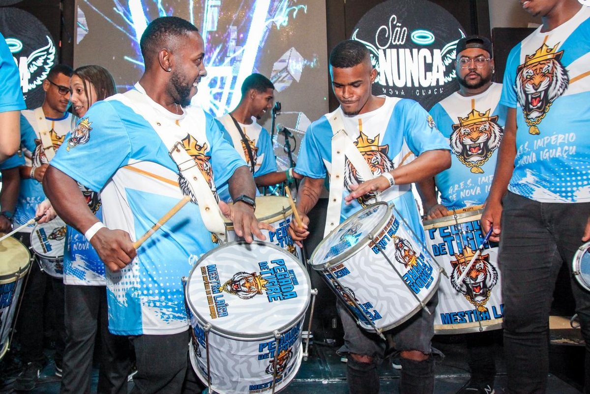 Neguinho da Beija-Flor celebra 5 anos do Império de Nova Iguaçu