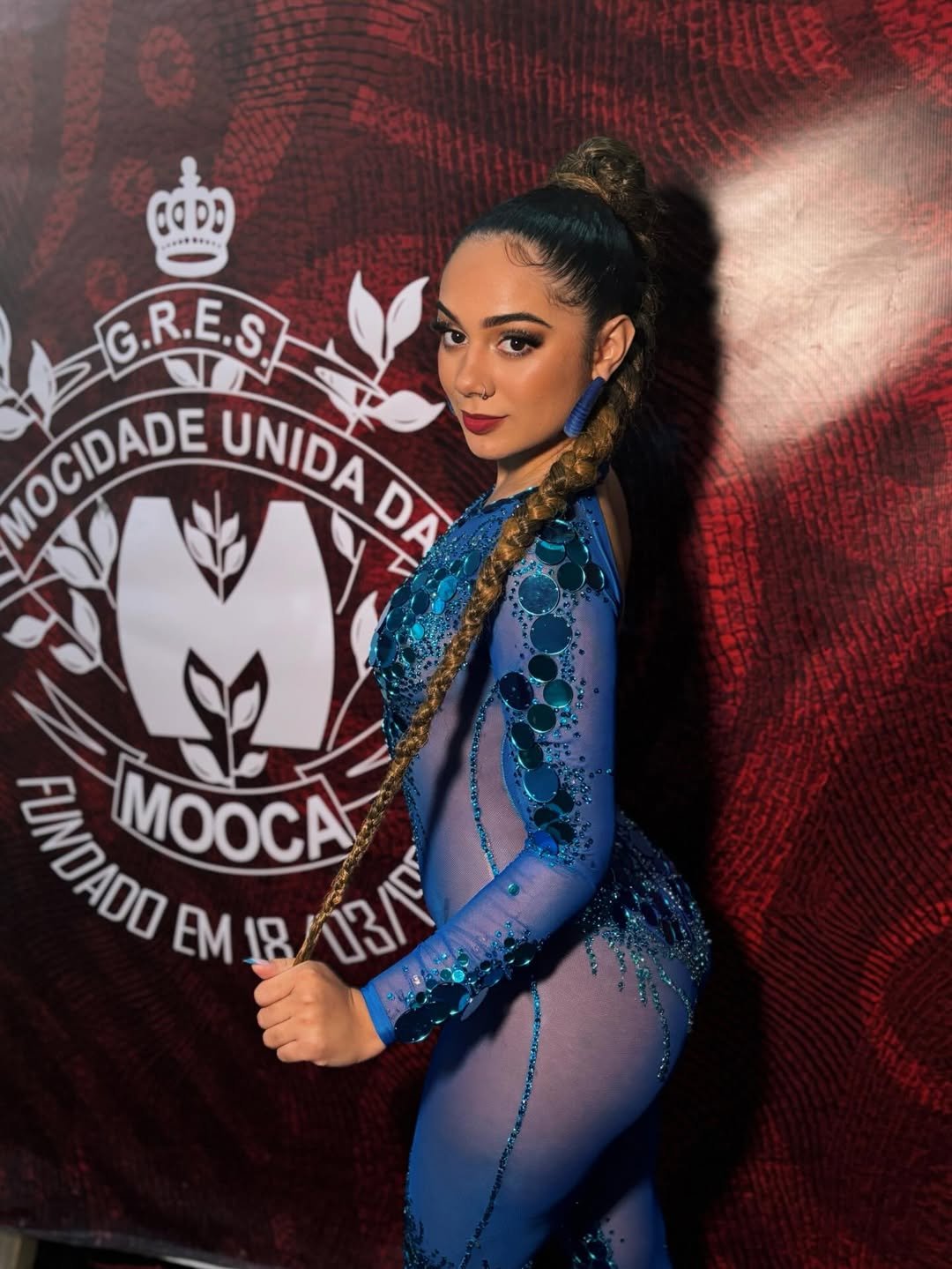 Musa da Acadêmicos de Niterói, Karinne Rodrigues tem fim de semana de maratona de samba