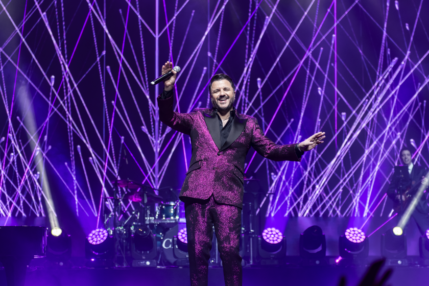 Maurício Manieri encerra 2025 com show “Classics Super Hits” no Qualistage