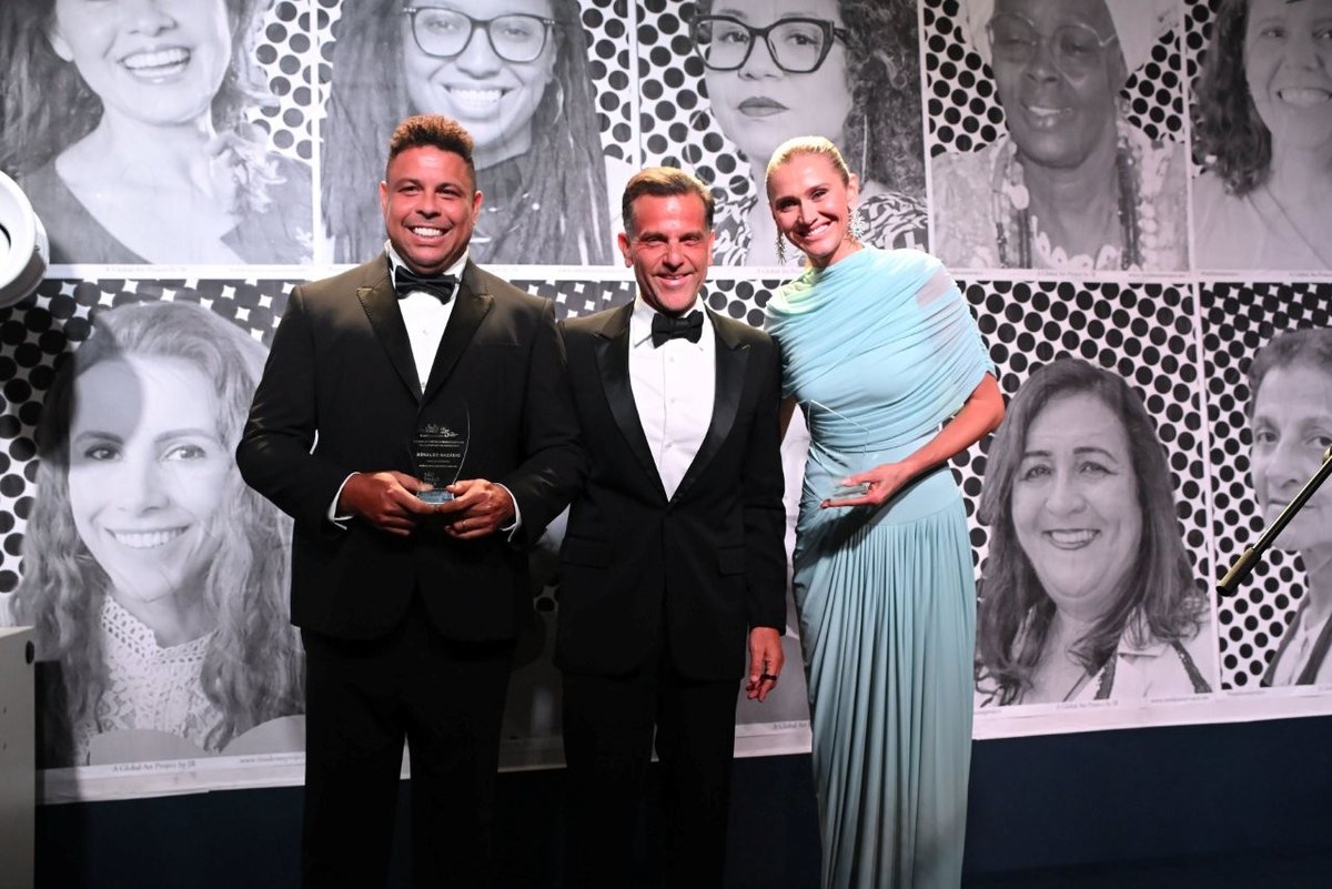 Ronaldo e Celina recebem prêmio da BrazilFoundation