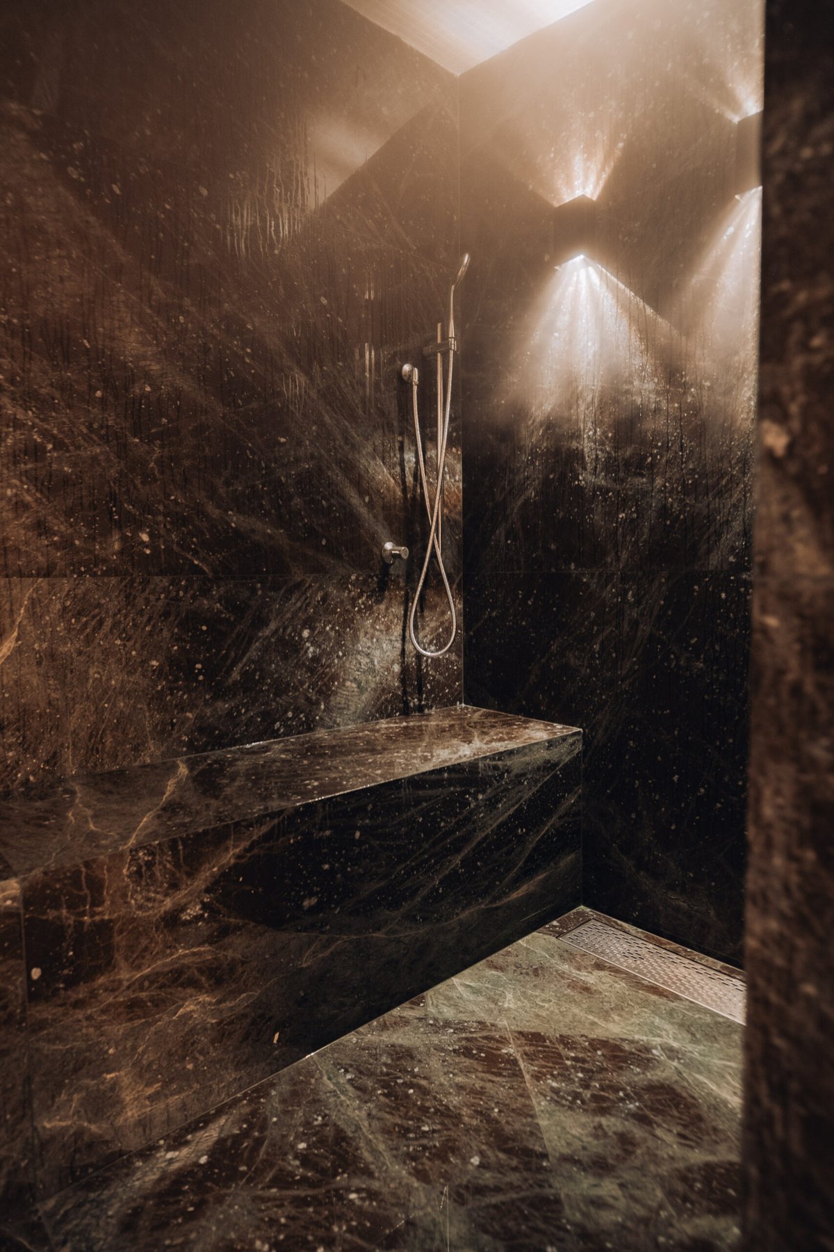 Sauna e cold plunge: benefícios da terapia de contraste para saúde e performance