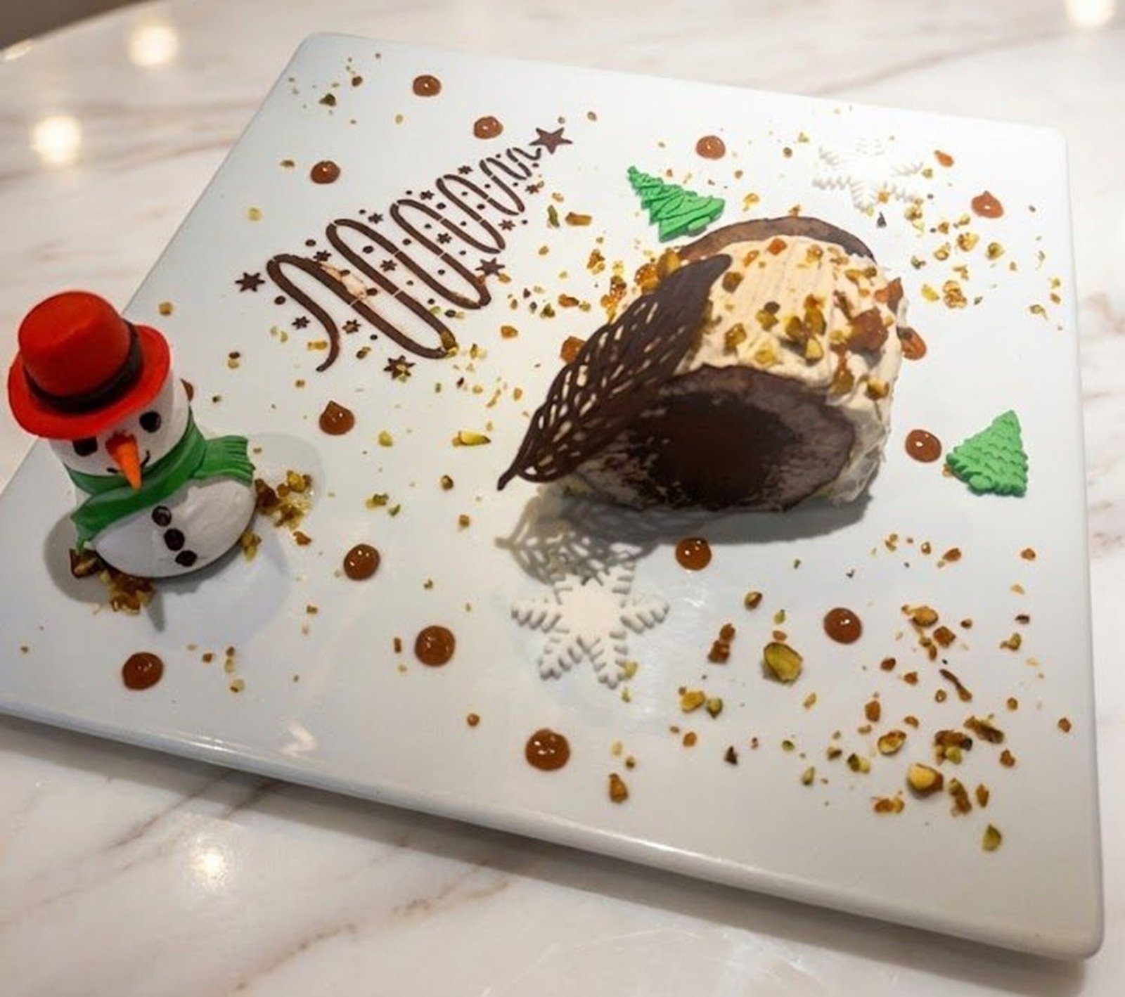 Christmas dinner in 8 courses at Signatures