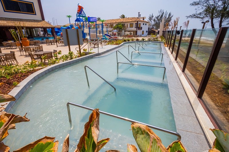 Hotéis Vilarejo abrem verão entre mar e serra