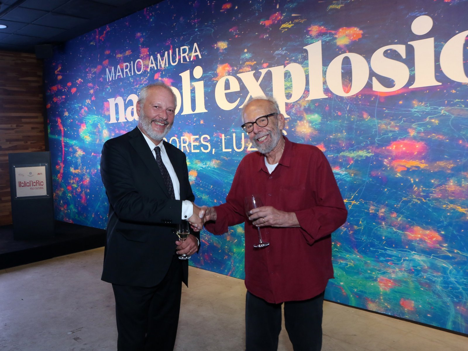 “Napoli Explosion” connects New Year’s Eve in Naples and Rio