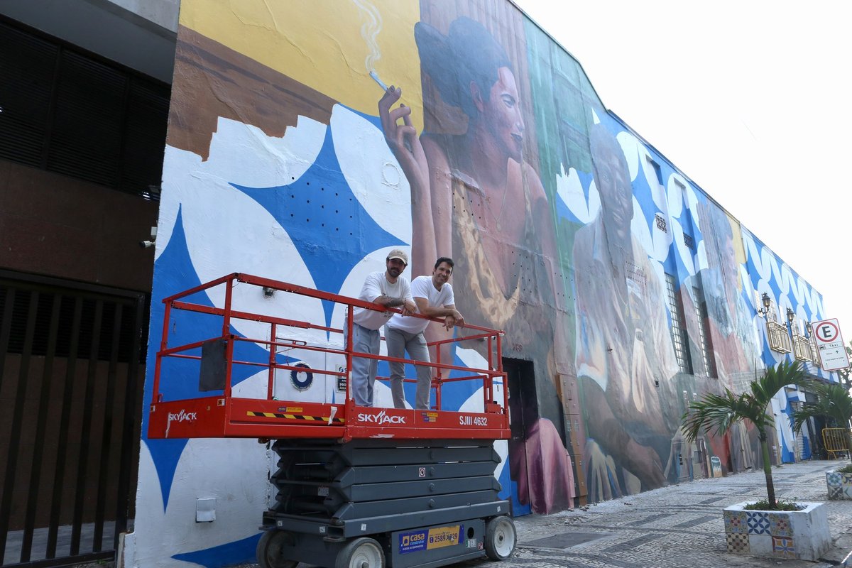 Boa Praça Ipanema inaugura rooftop com mural de arte urbana e show de Dudu Nobre