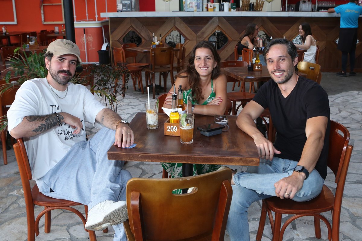 Boa Praça Ipanema inaugura rooftop com mural de arte urbana e show de Dudu Nobre