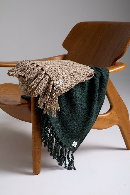 Dudalina launches Christmas promo with exclusive throw