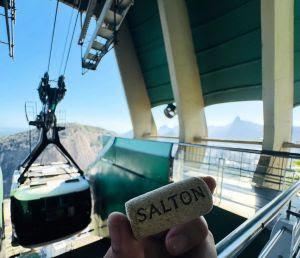 Salton opens kiosk with Errejota B. at Sugarloaf Cable Car Park