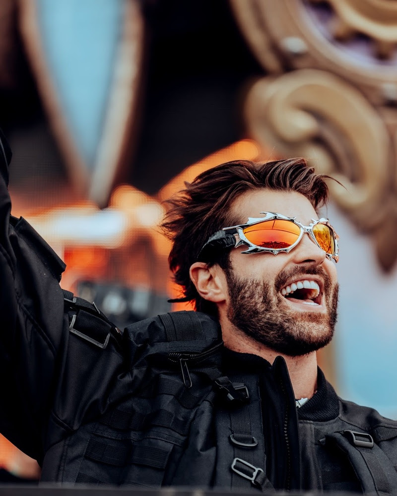 Alok faz mega show de drones no Réveillon de Copacabana