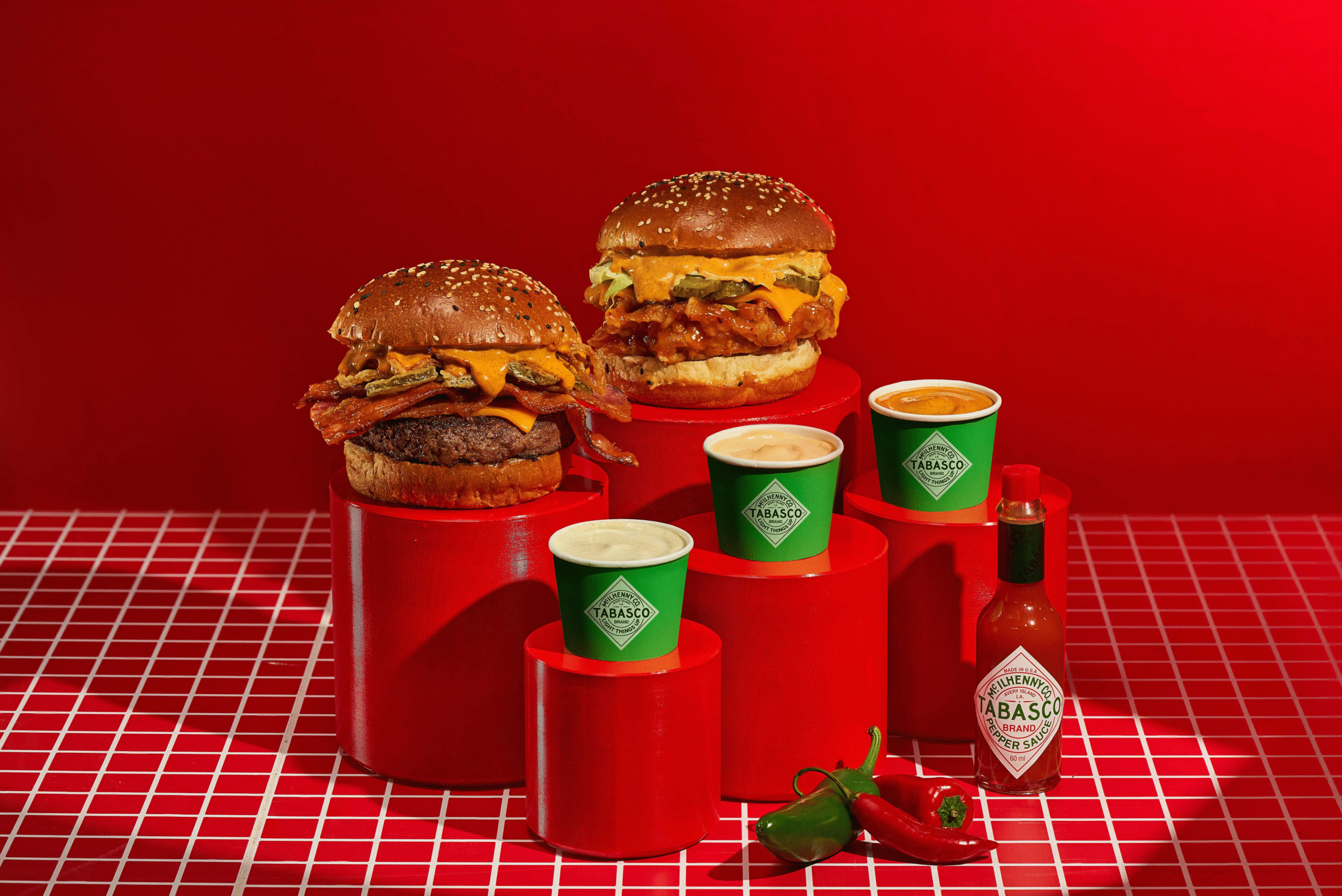 Cabana Burger e Tabasco lançam burgers apimentados com maioneses em três intensidades