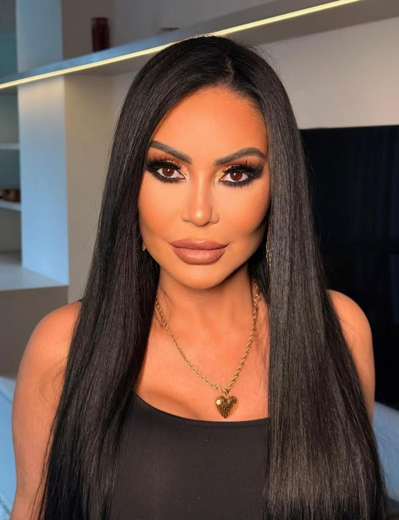 Ana Paula Oliveira rebate críticas por doar cesta de Natal com caviar