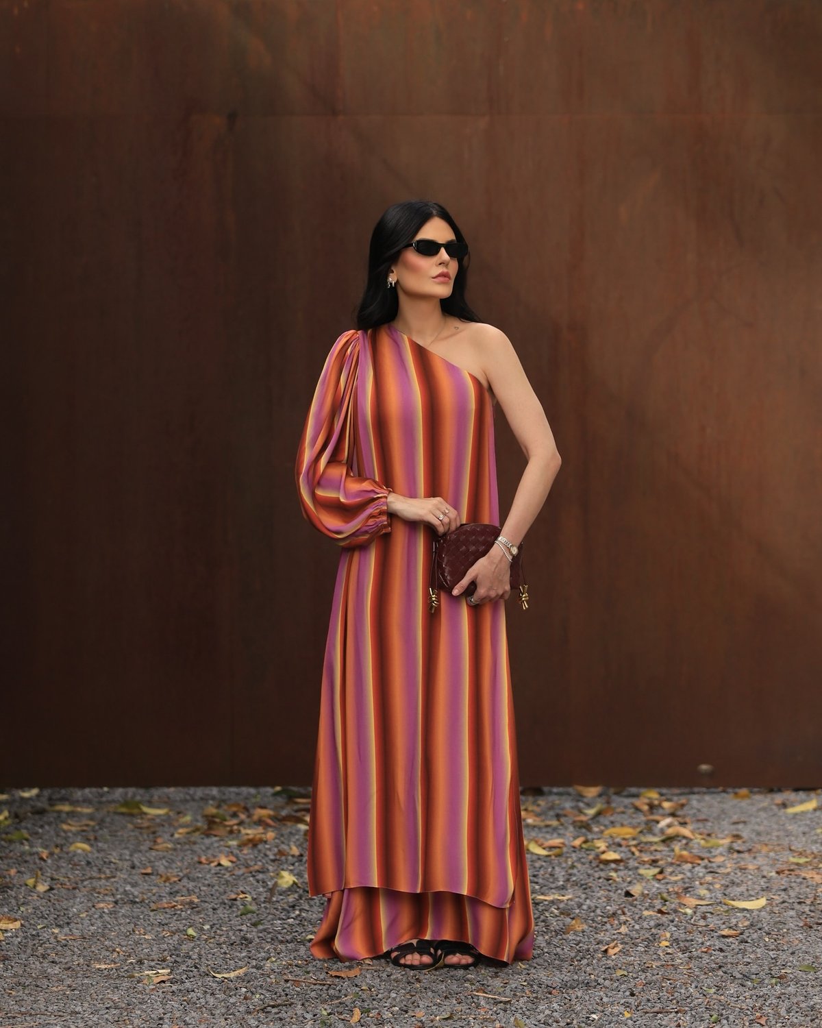 Laranja vira protagonista e dita tendência para looks da temporada