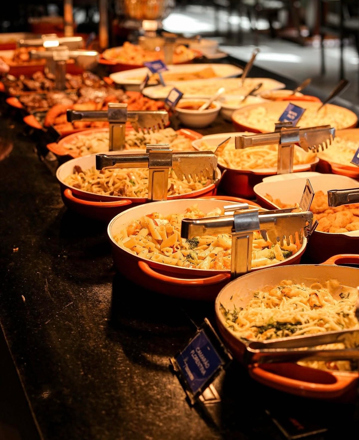 Coco Bambu Barra lança buffet com camarão à vontade em fevereiro