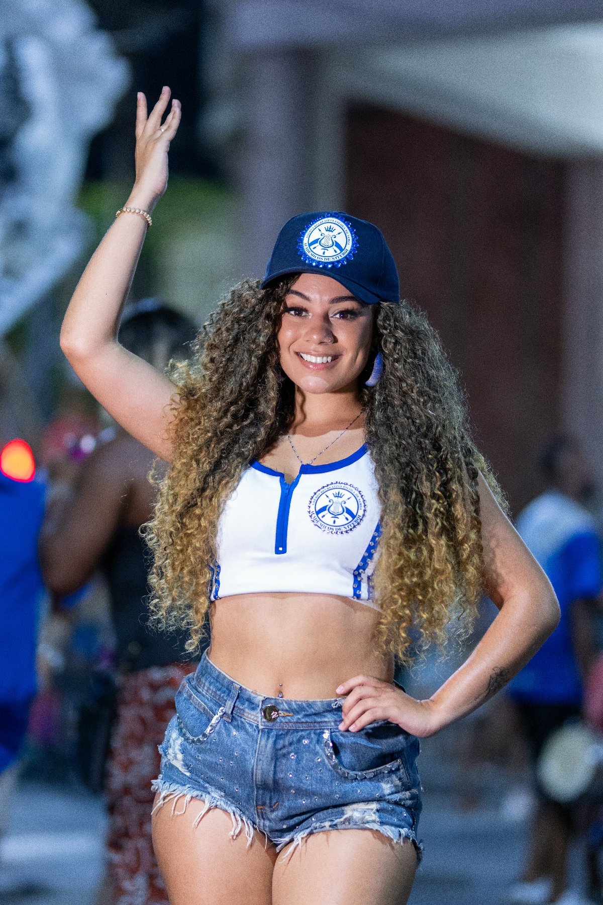 Karinne Rodrigues estreia como rainha da Acadêmicos de Niterói