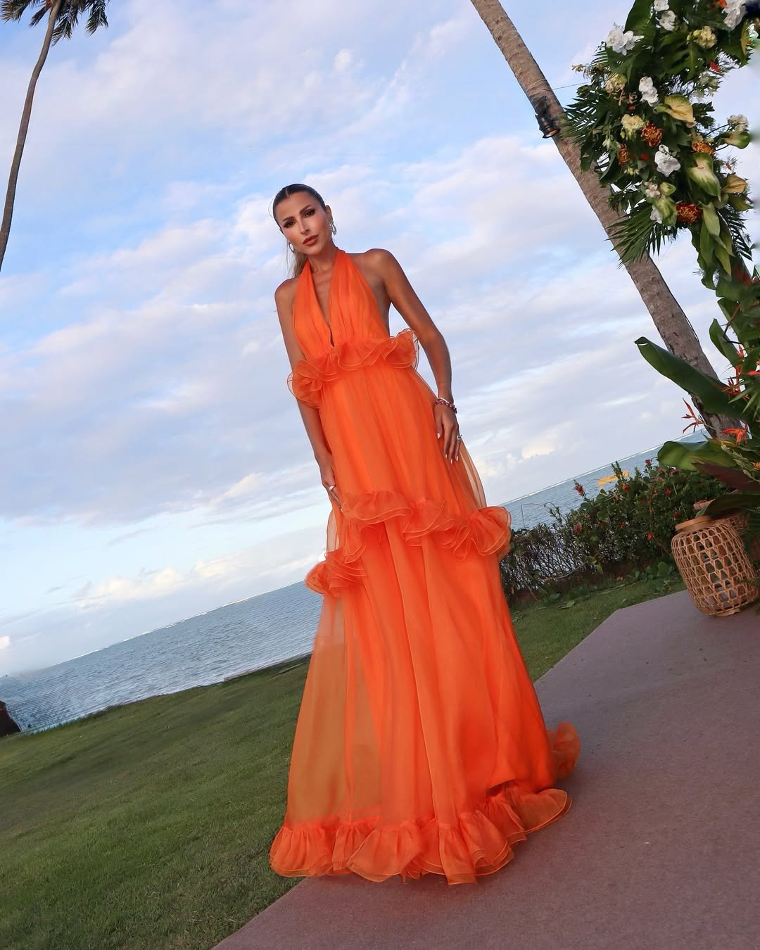 Laranja vira protagonista e dita tendência para looks da temporada