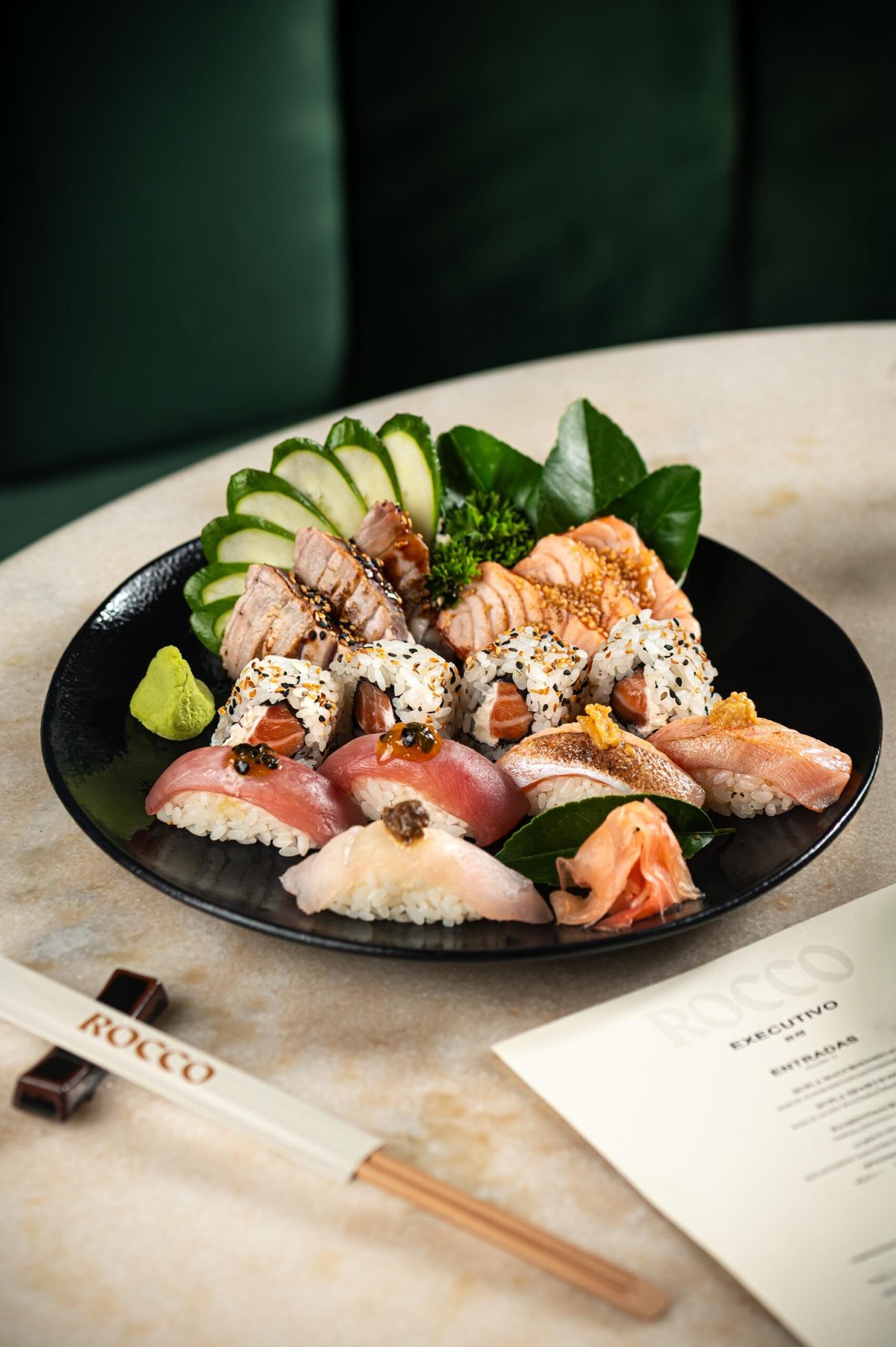 Rocco abre para almoço e aposta na cozinha japonesa