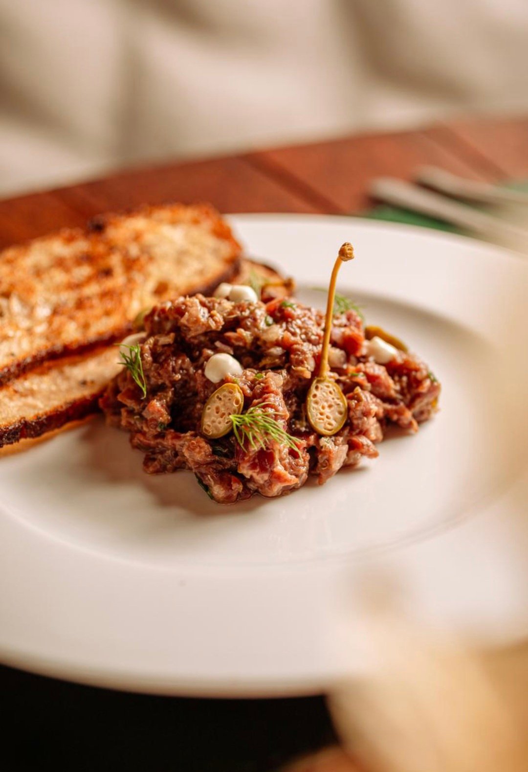 Flor da Lagoa lança menu de verão na Praia dos Amores