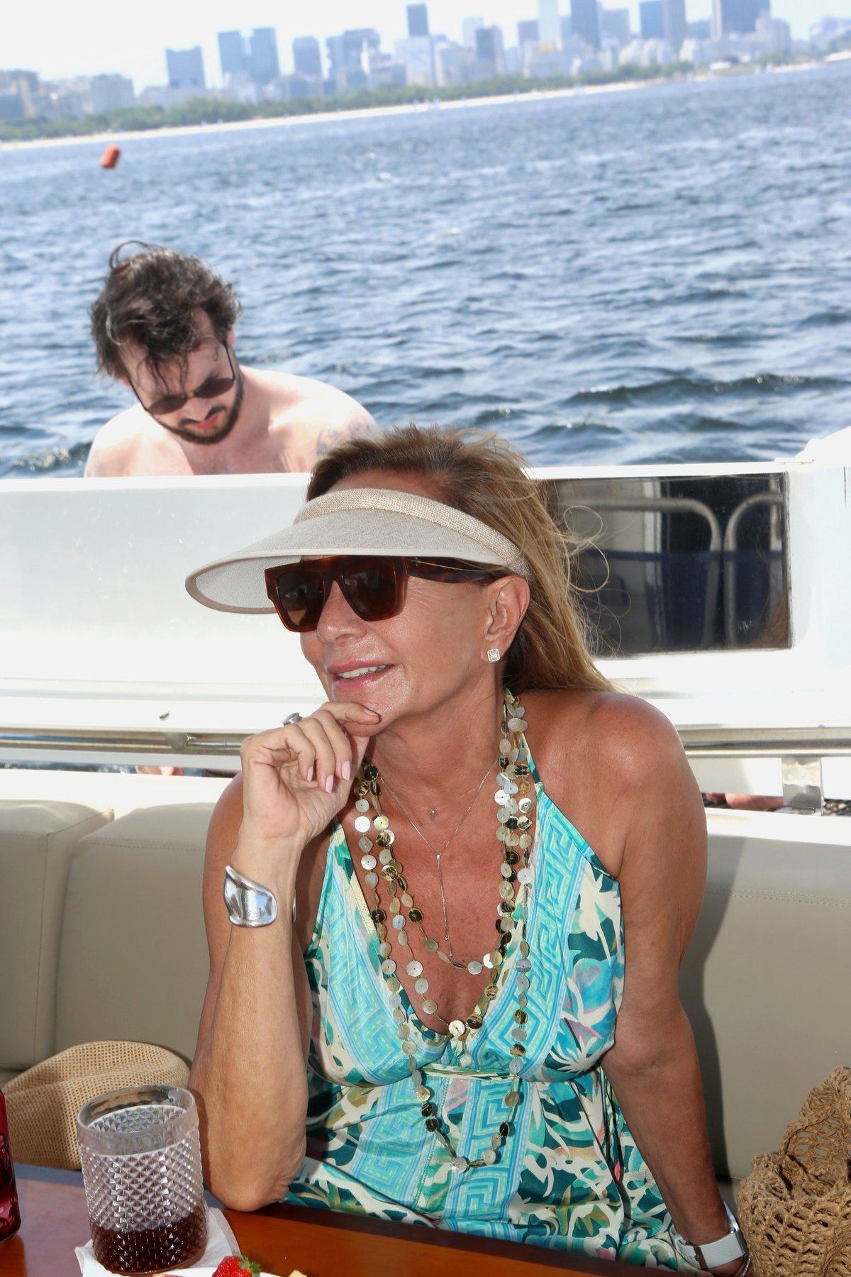 Kristhel celebra novo ciclo no Al Mare com símbolo da pérola