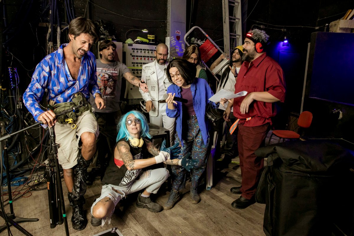 CÃO une Clowns e Magiluth no CCBB Rio