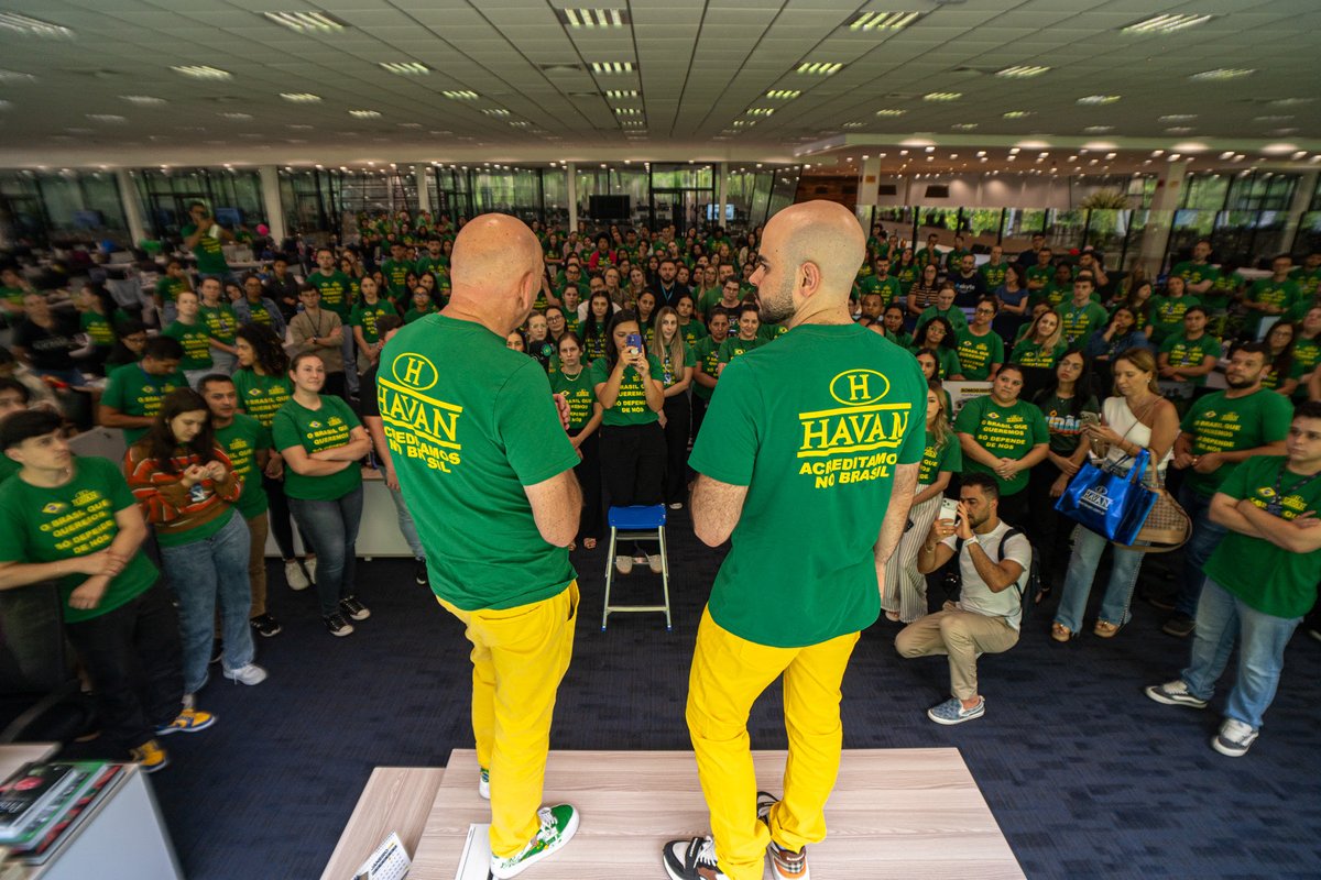 Luciano Hang recebe Firmino Cortada na sede da Havan