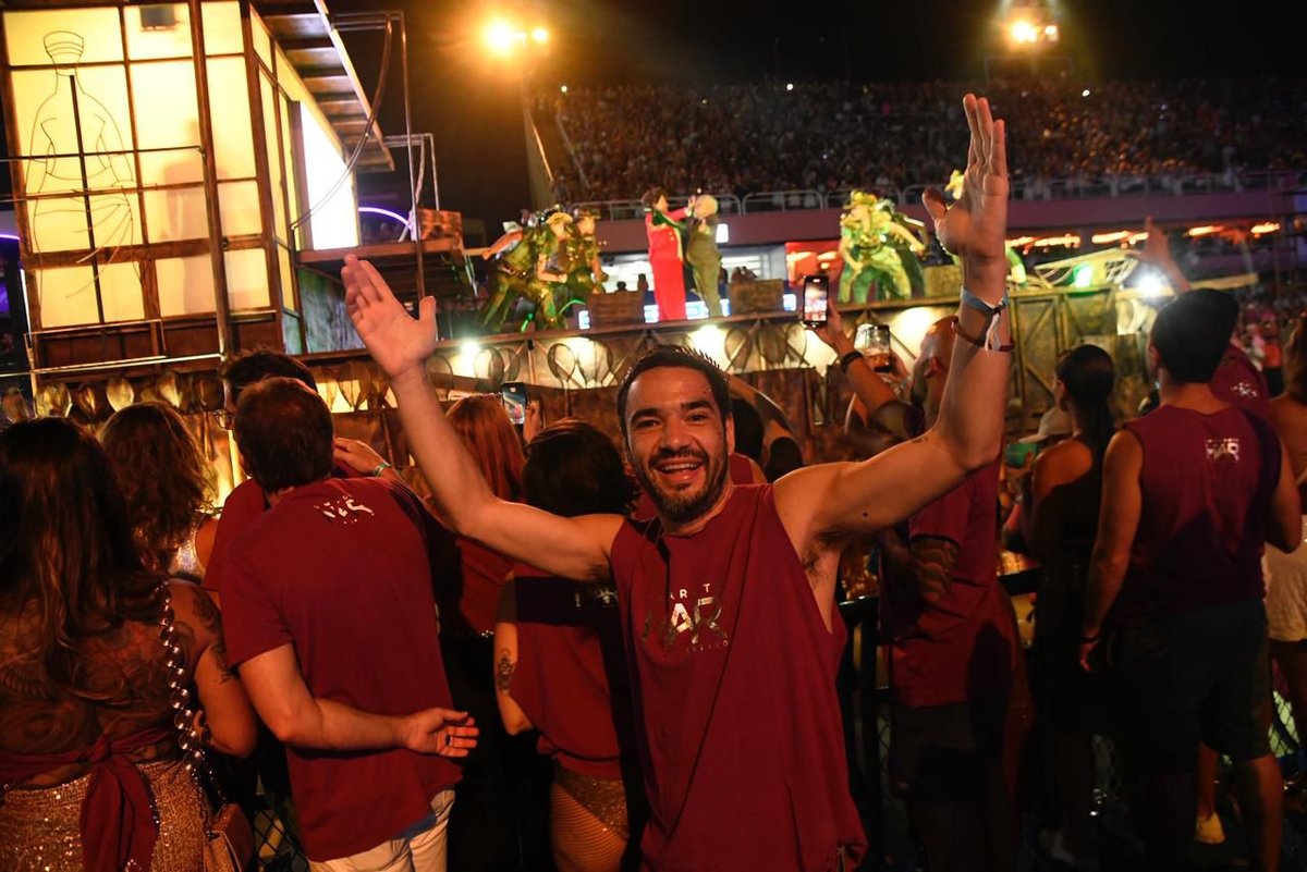 Camarote Mar reúne estrelas na Sapucaí em noite do Grupo Especial