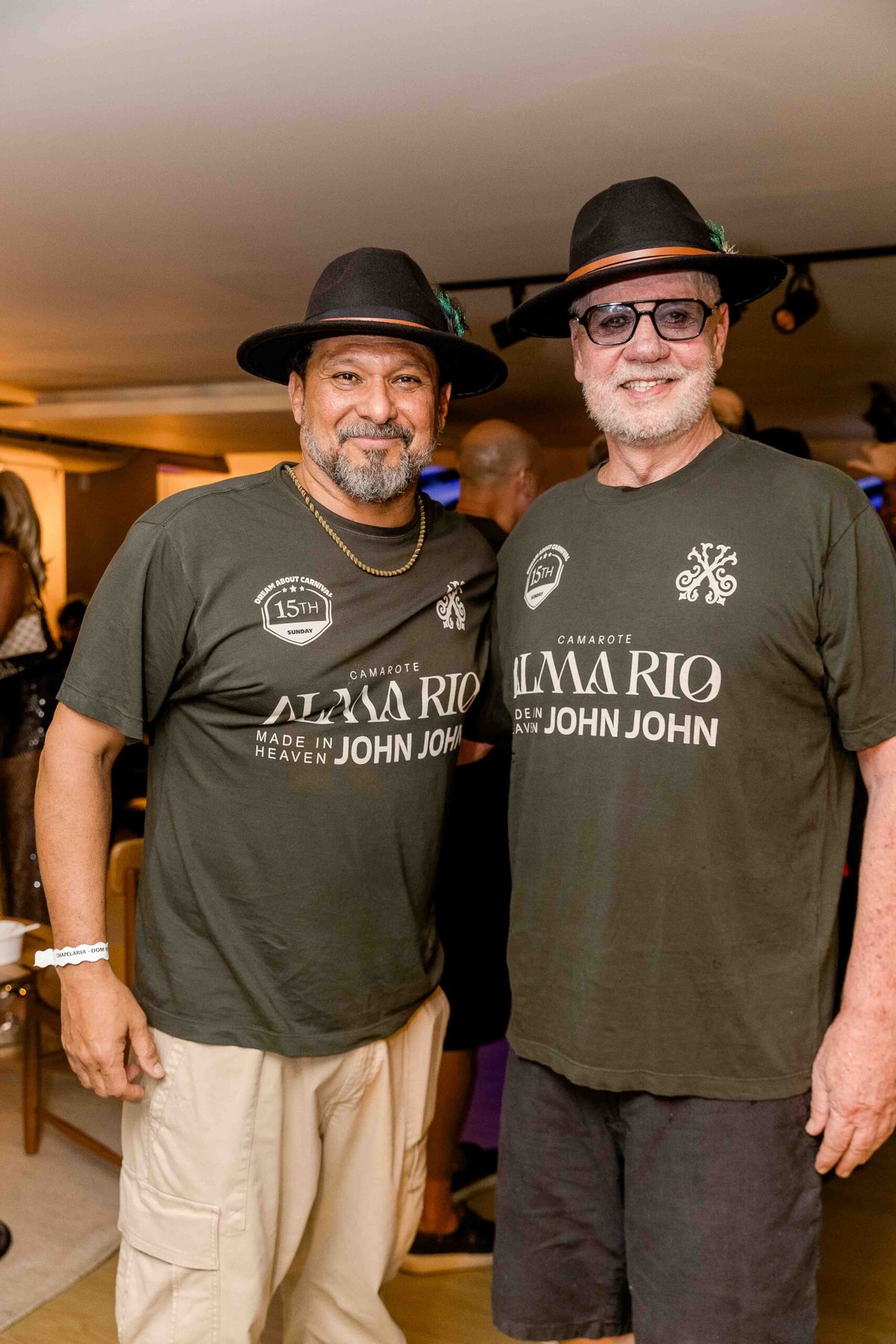 Maya Massafera e Jesuíta Barbosa brilham no Camarote Alma Rio