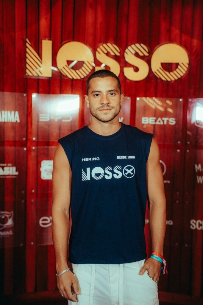 Estrelas lotam o NOSSO na primeira noite do Grupo Especial