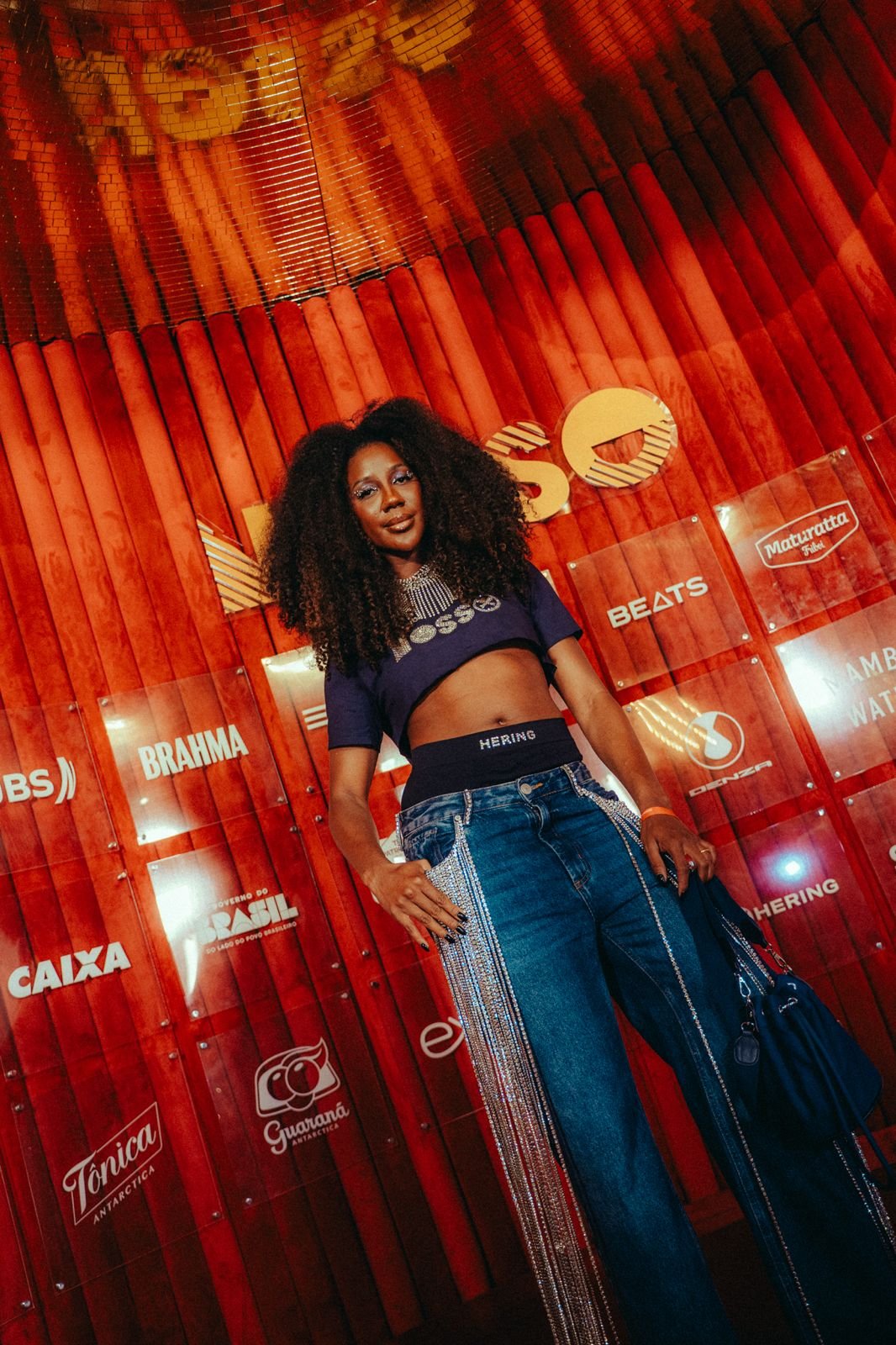 Estrelas lotam o NOSSO na primeira noite do Grupo Especial