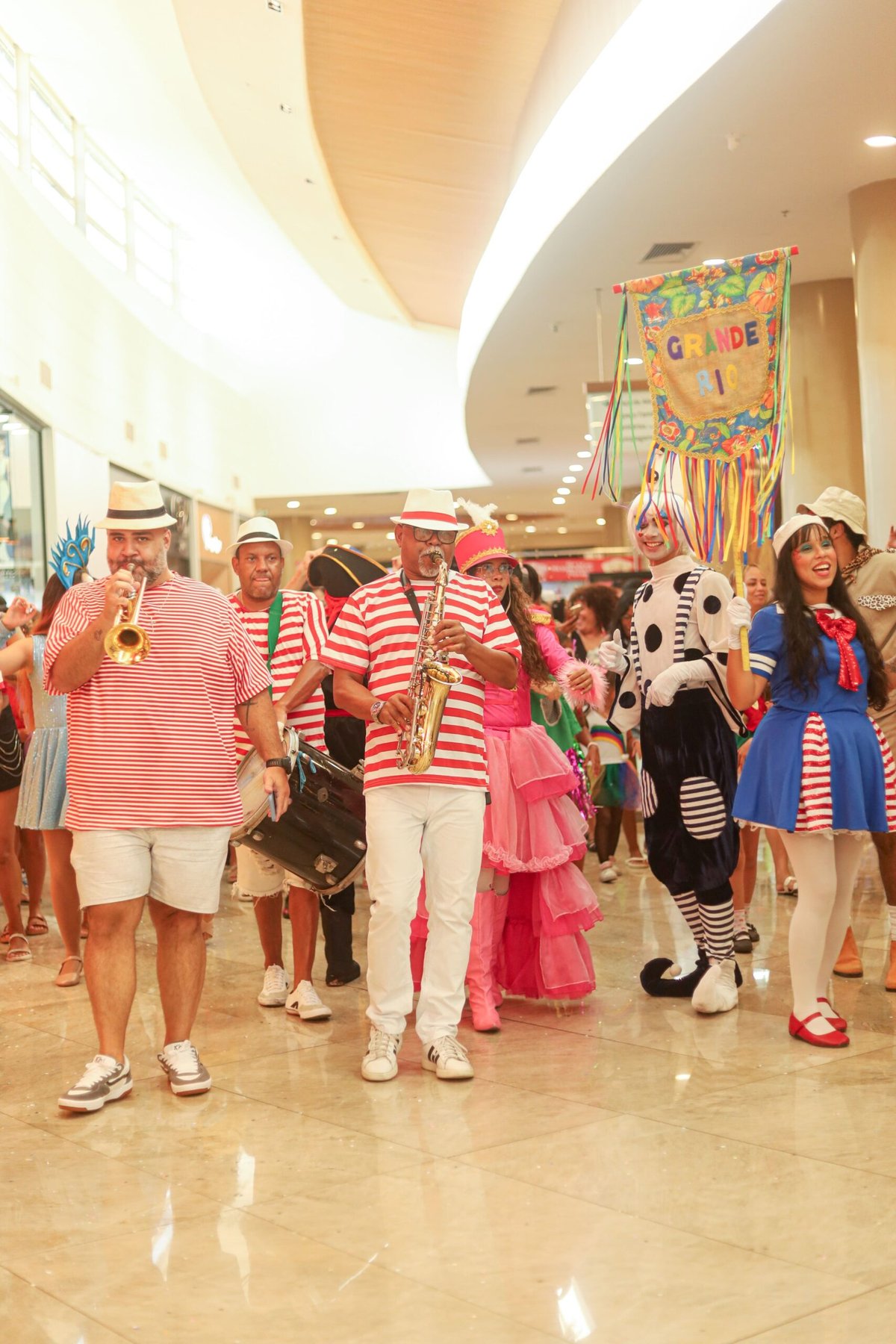 Shopping Grande Rio promove Carnaval com atrações para toda a família