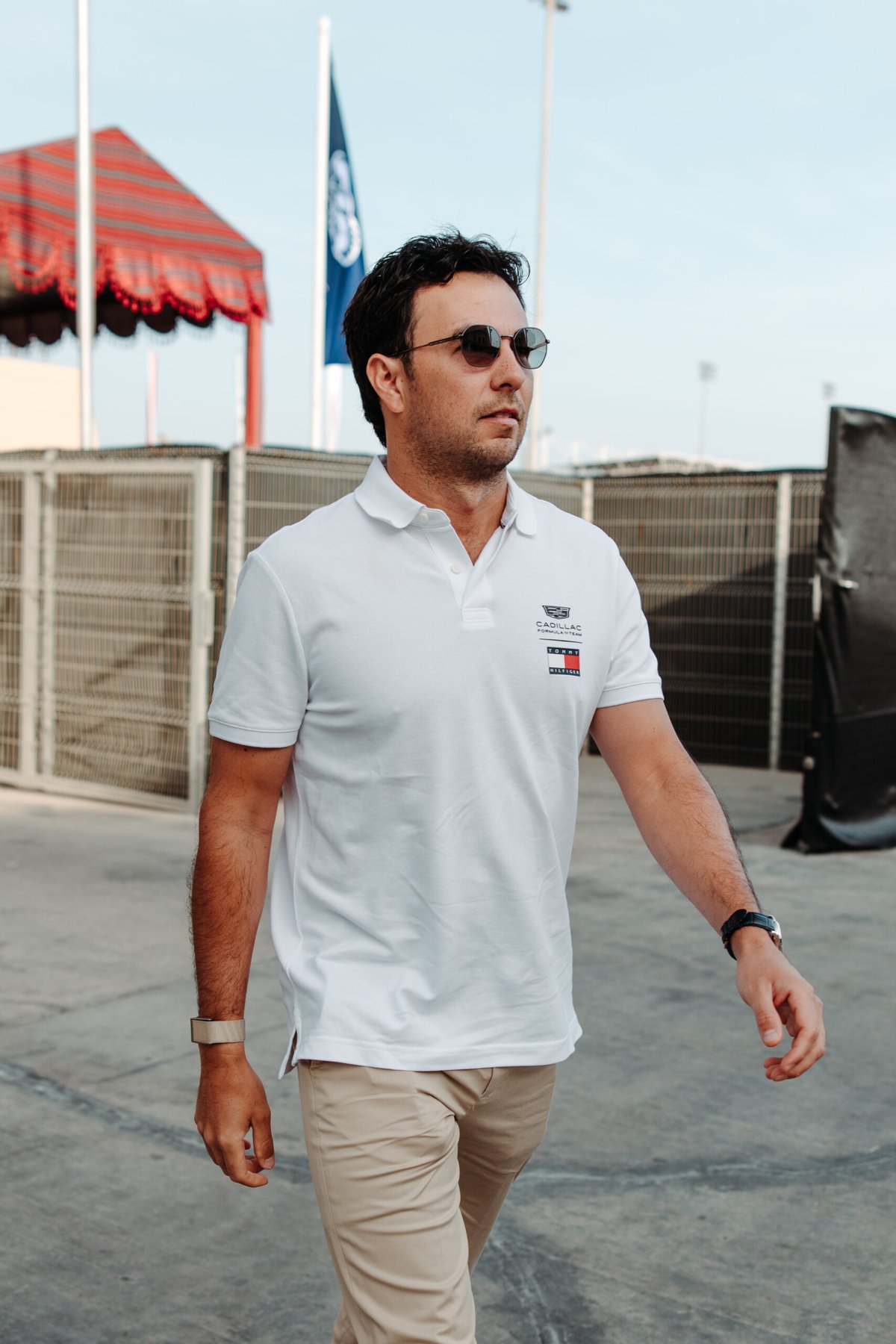 Checo Pérez e Bottas estrelam Tommy Hilfiger nos testes do Bahrein