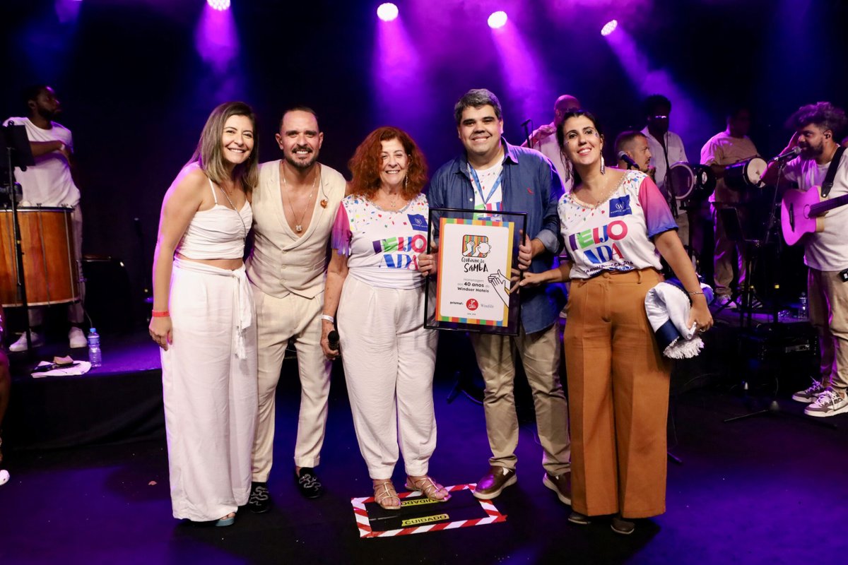 Diogo Nogueira agita Feijoada Carnavalesca da Rede Windsor Hoteis