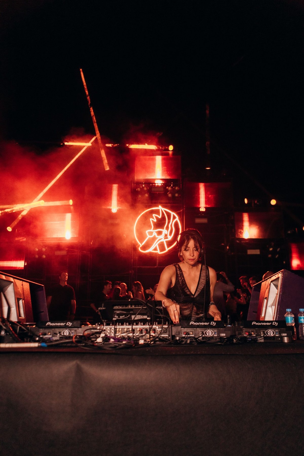 Pato com Laranja oferece programação off Carnaval com DJs e novo cardápio