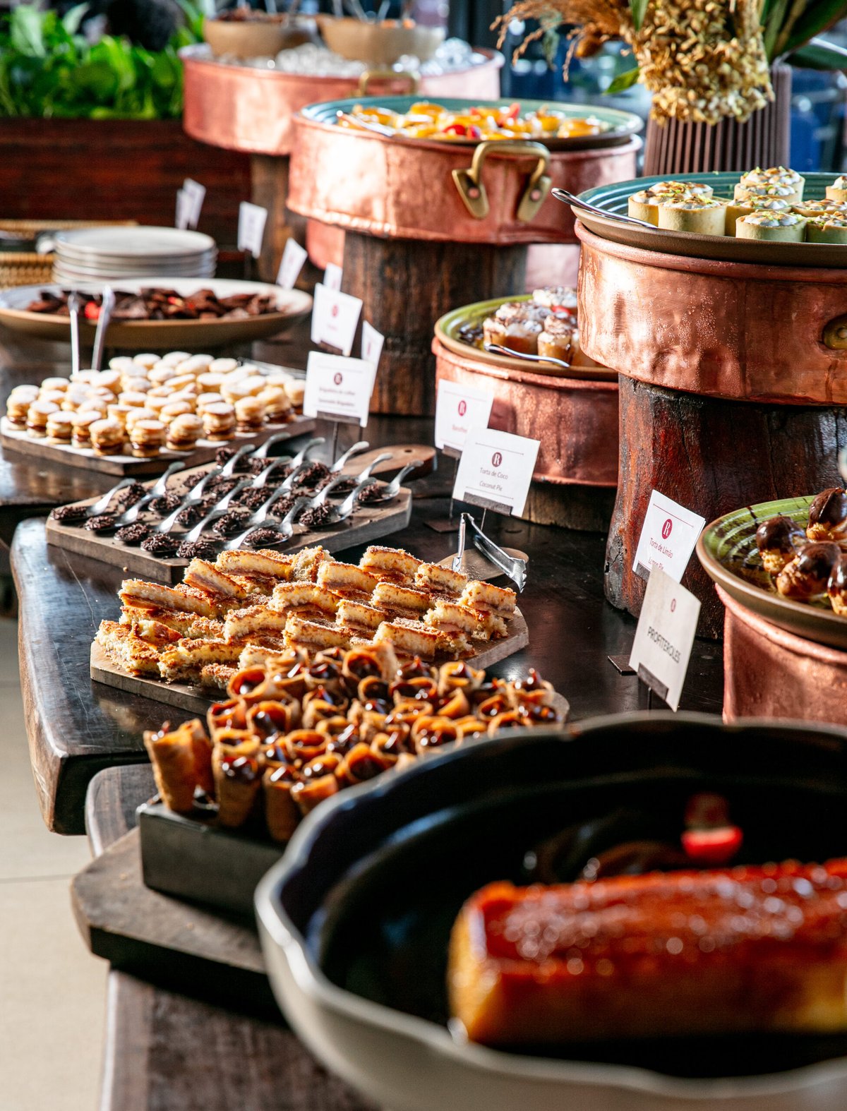 Rubaiyat Rio lança carta Bar de Verão e buffet de sobremesas aos fins de semana