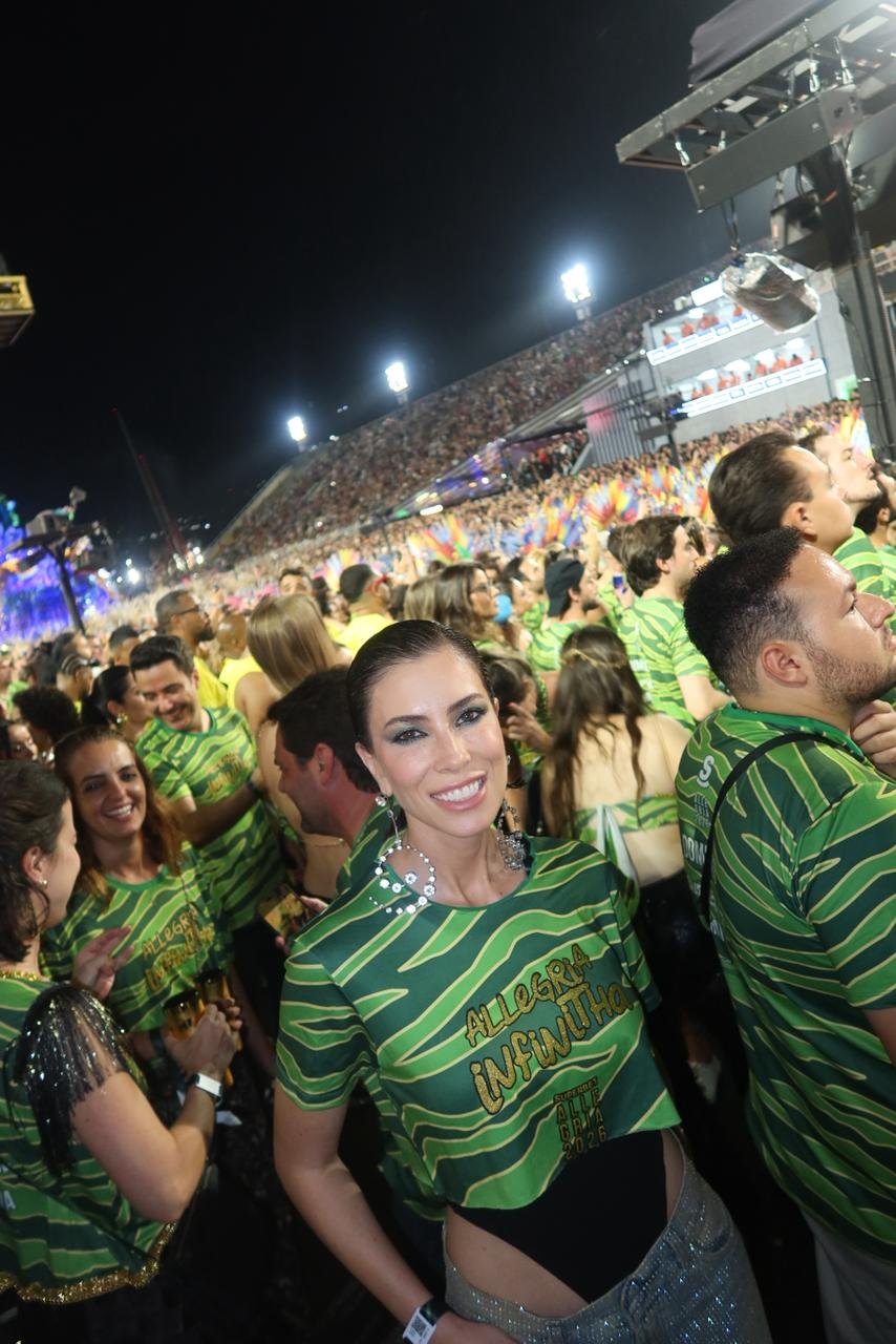 Fabiana Mazzer estreia na Sapucaí e celebra o Carnaval carioca