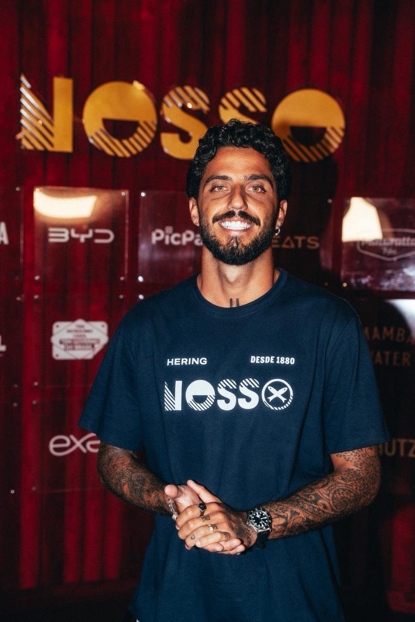 Estrelas lotam o NOSSO na primeira noite do Grupo Especial