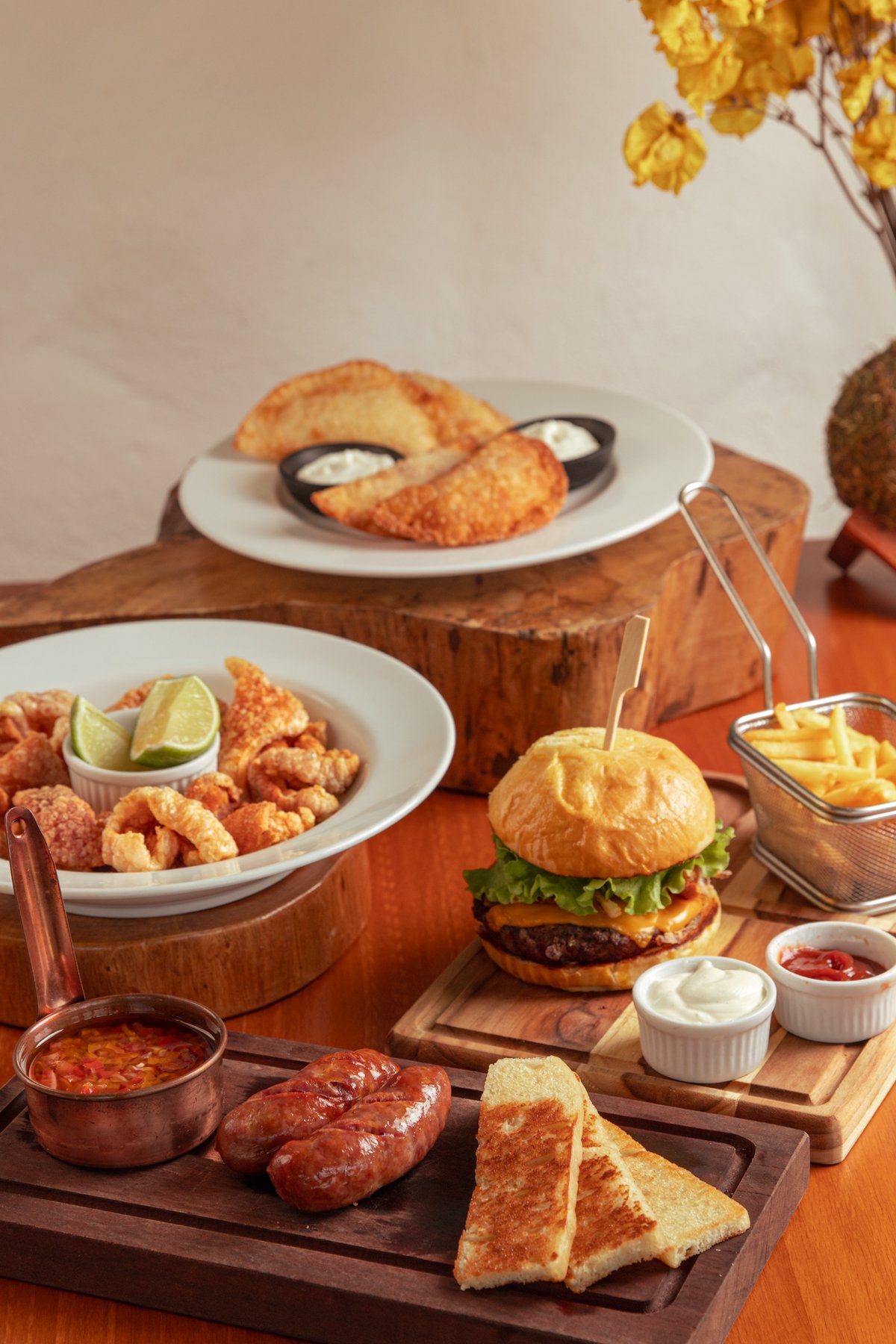 Flor da Lagoa celebra Carnaval com sunset e DJ em Araruama