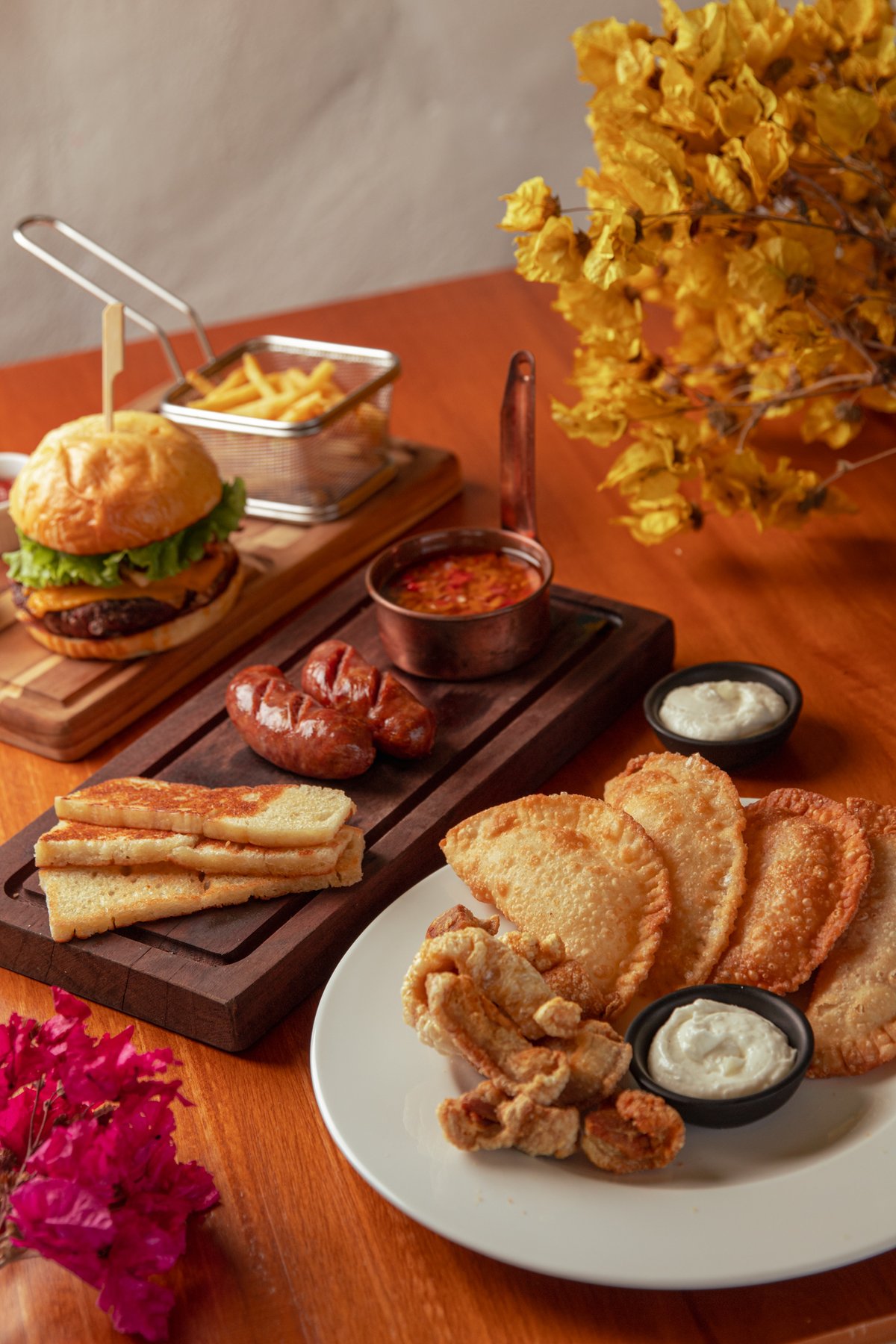 Flor da Lagoa celebra Carnaval com sunset e DJ em Araruama