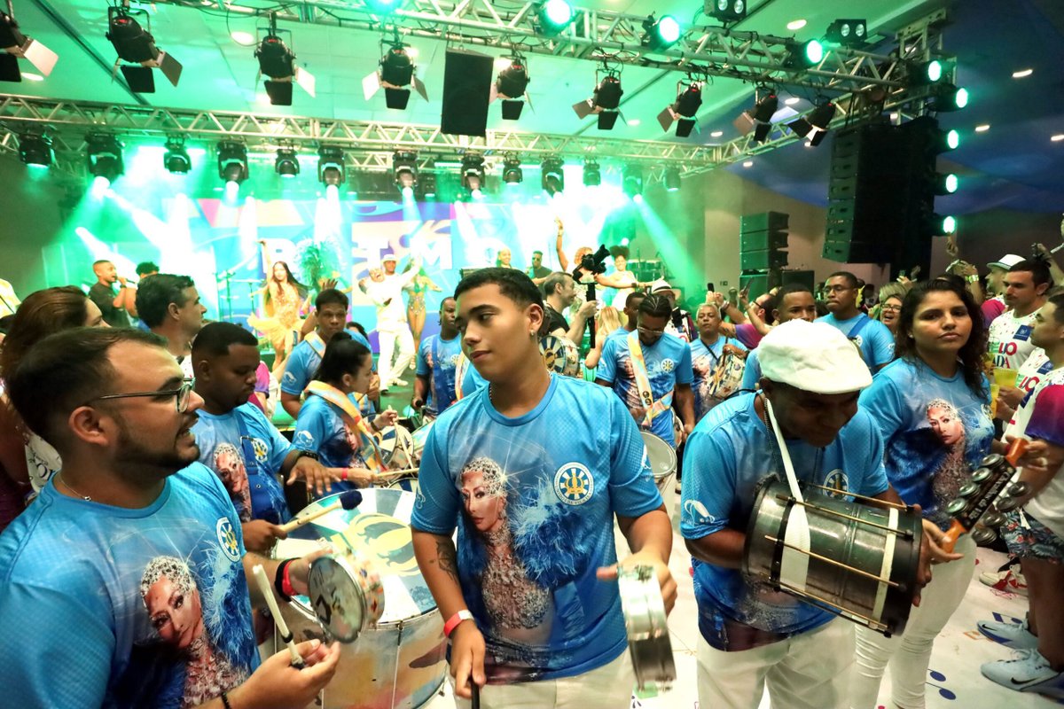 Diogo Nogueira agita Feijoada Carnavalesca da Rede Windsor Hoteis