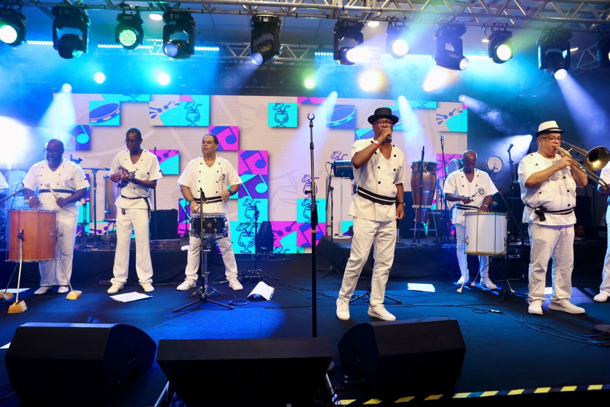 Diogo Nogueira agita Feijoada Carnavalesca da Rede Windsor Hoteis