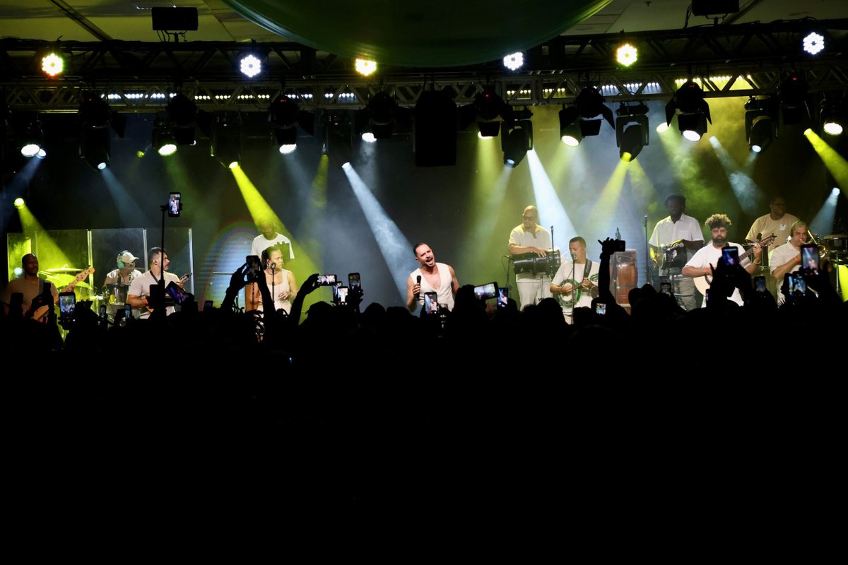 Diogo Nogueira agita Feijoada Carnavalesca da Rede Windsor Hoteis