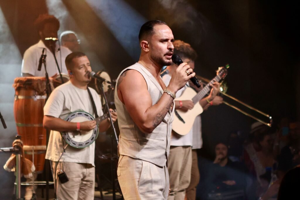 Diogo Nogueira rocks Rede Windsor’s Carnival Feijoada