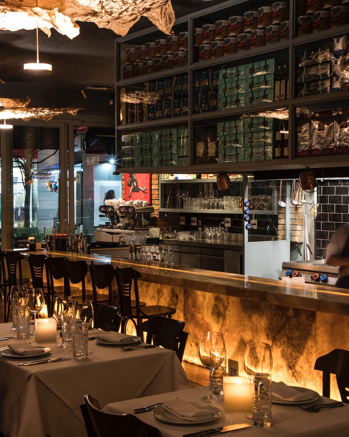 Helena Silvarolli lista restaurantes para ir com amigas em SP