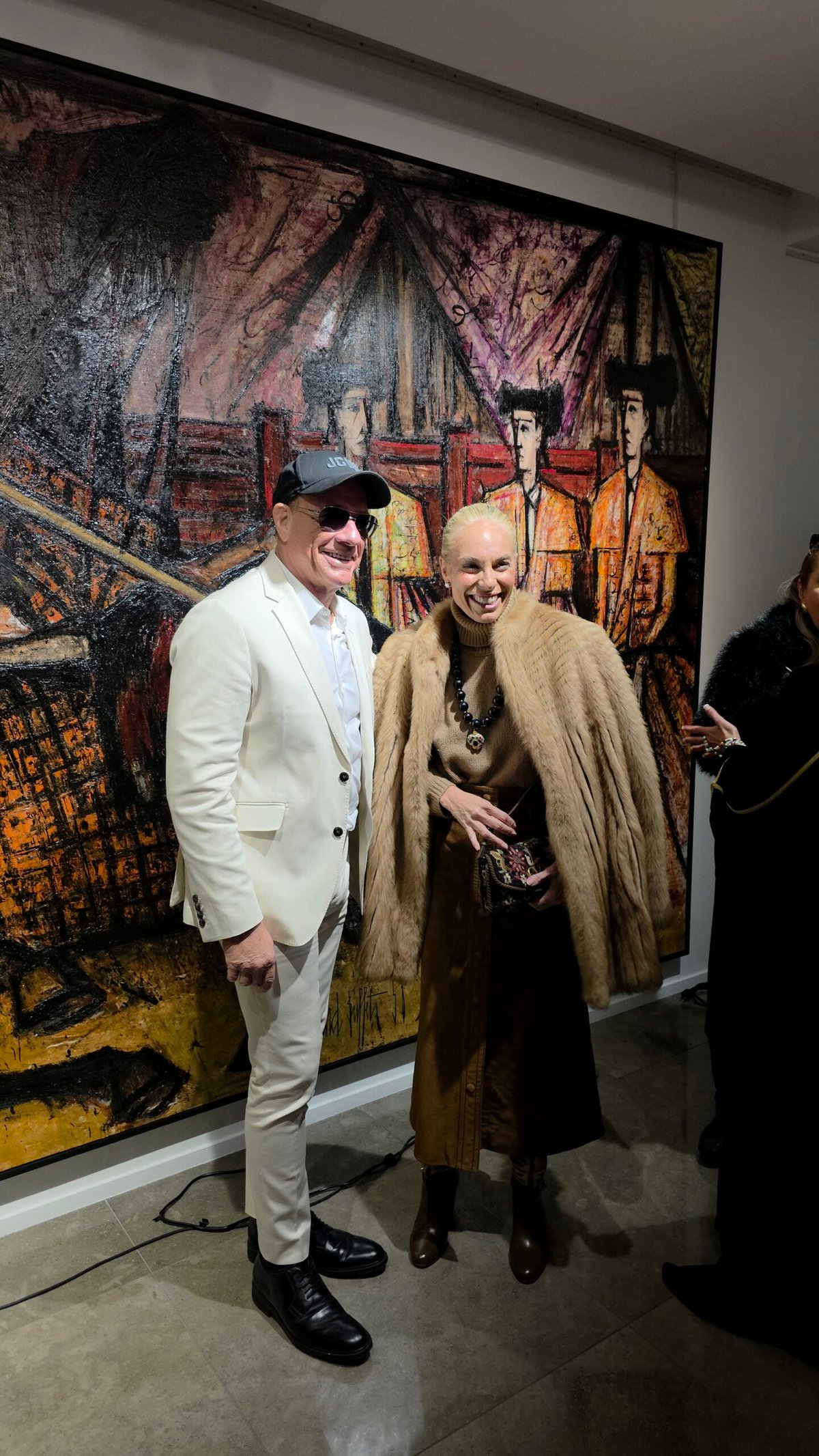 Thayná Caiçara reúne celebridades em evento em Paris