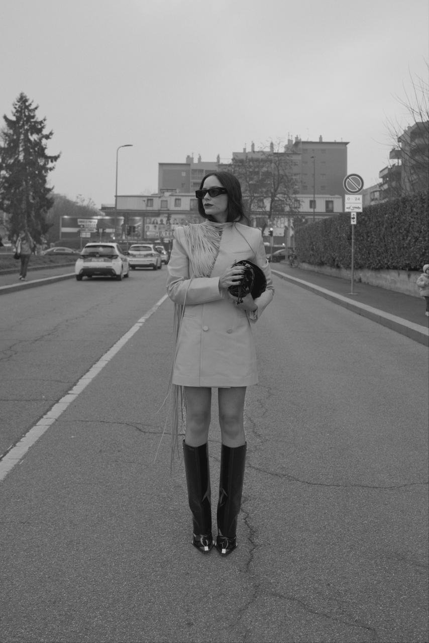 Lu Tranchesi retorna em grande estilo à Semana de Moda de Milão