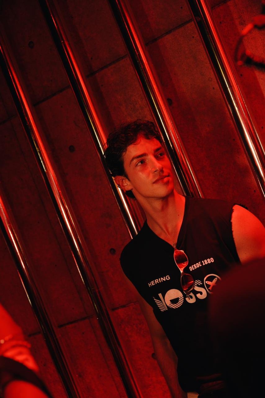 Manu Rios marca presença no NOSSO em sua estreia no Carnaval do Rio